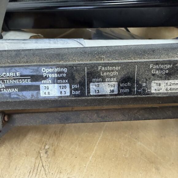 Porter Cable NS150A 1/4" Narrow Crown Stapler Kit Used - Picture 5 of 6